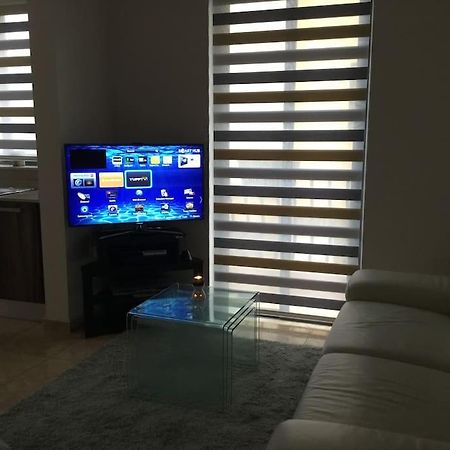 May Flower: Modern Flat Close To Airport/Bus Stops Tarxien Exterior photo