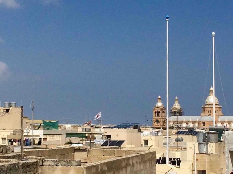 May Flower: Modern Flat Close To Airport/Bus Stops Tarxien Exterior photo