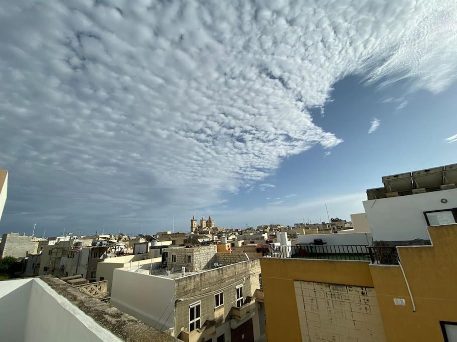 May Flower: Modern Flat Close To Airport/Bus Stops Tarxien Exterior photo