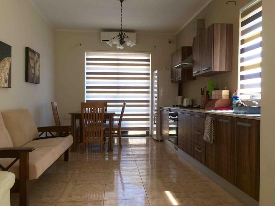 May Flower: Modern Flat Close To Airport/Bus Stops Tarxien Exterior photo