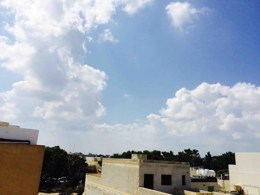 May Flower: Modern Flat Close To Airport/Bus Stops Tarxien Exterior photo